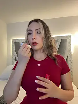 SophieeMills from StripChat is Freechat