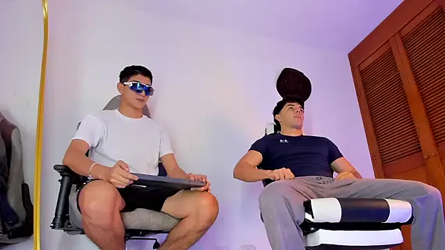 Girls: try live performances with matured performers, from dancing to quirks, in a variety of beautiful sex cams.