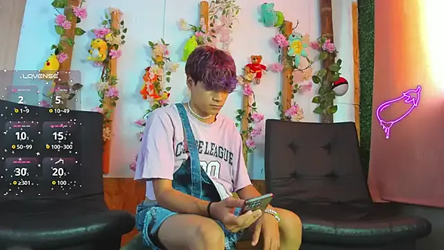 Girls: try live performances with matured performers, from dancing to quirks, in a variety of beautiful sex cams.