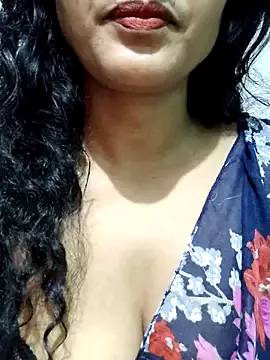 Spicysuhana from StripChat