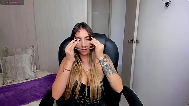 StacyConner from StripChat is Freechat