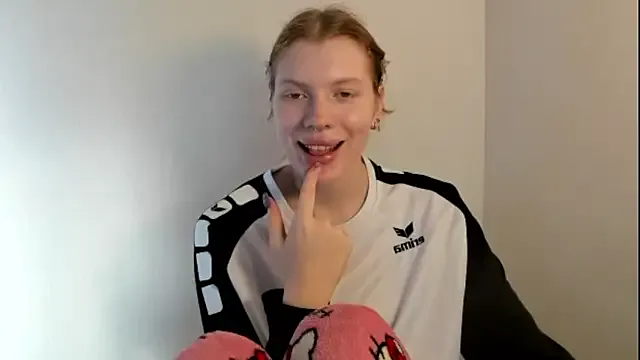 StellaDavis from StripChat is Freechat