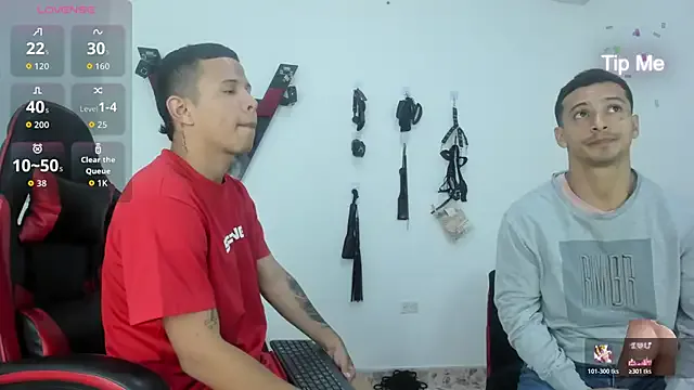 Steven19_LatinBoy from StripChat is Freechat