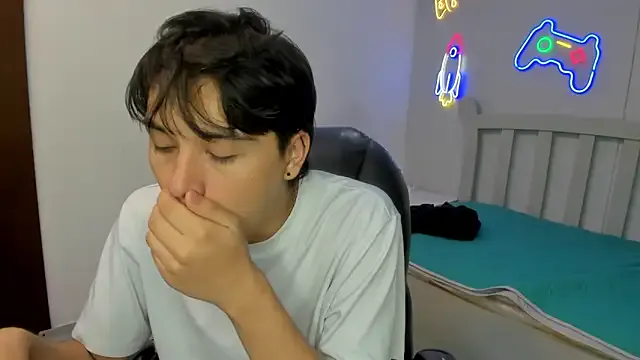 StiwenTwink from StripChat is Freechat