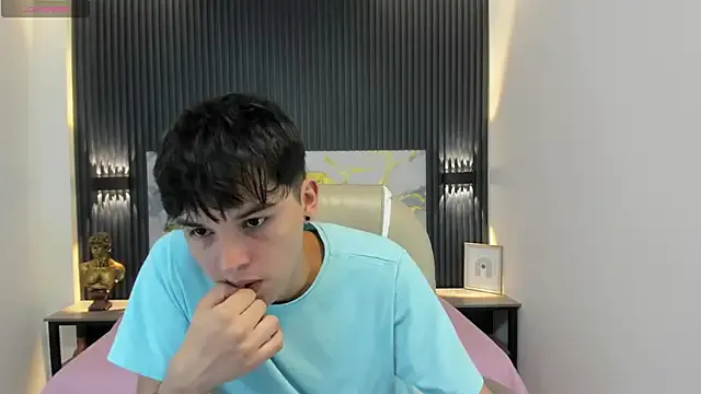 StiwenTwink from StripChat is Freechat