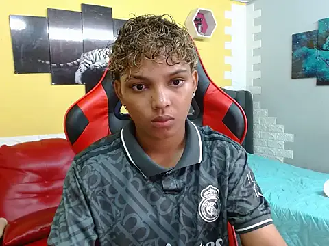 stormi_rouse18 from StripChat is Freechat