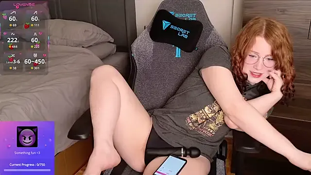 strawberryyfoxie from StripChat is Freechat