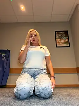 Girls: try live performances with matured performers, from dancing to quirks, in a variety of beautiful sex cams.