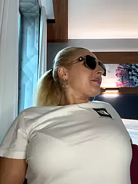 Girls: try live performances with matured performers, from dancing to quirks, in a variety of beautiful sex cams.