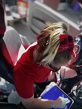 Girls: try live performances with matured performers, from dancing to quirks, in a variety of beautiful sex cams.