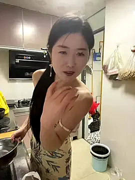 Sunny-520 from StripChat