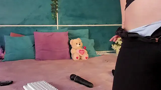 SunnyGlow from StripChat is Freechat