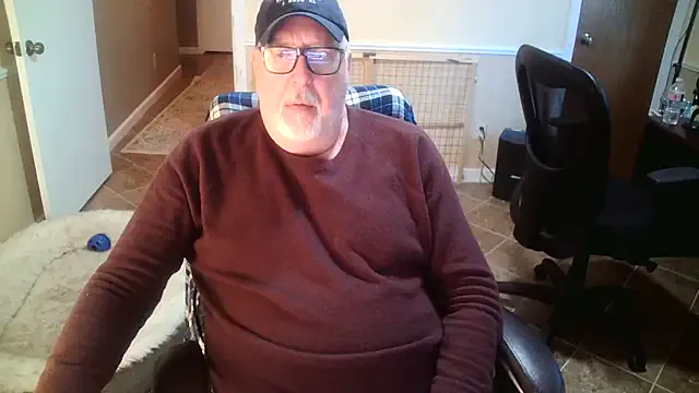 superbearboss from StripChat is Freechat