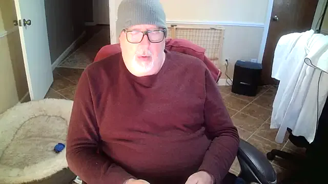 superbearboss from StripChat is Freechat