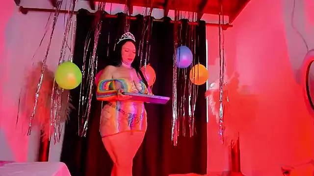 Girls: try live performances with matured performers, from dancing to quirks, in a variety of beautiful sex cams.