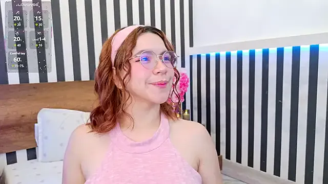 sussiestrawberry from StripChat is Freechat