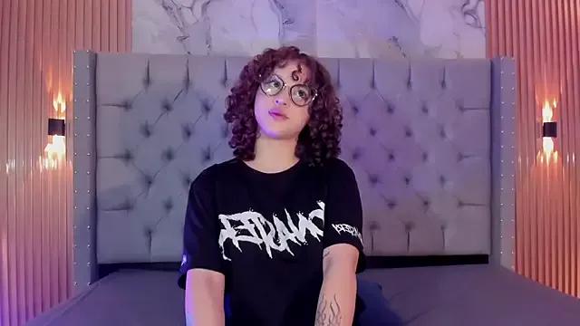 Suxan_White_ from StripChat is Freechat