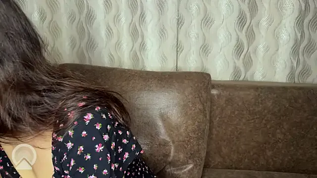 Sweeet_strawberies from StripChat