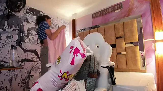 Girls: try live performances with matured performers, from dancing to quirks, in a variety of beautiful sex cams.