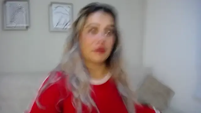 Sweet_Bella_Valery from StripChat is Freechat