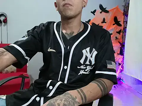 Sweet_Brunettes01 from StripChat