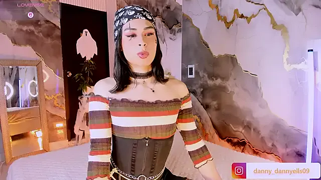 Sweet_dannyfem from StripChat