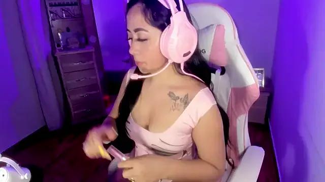Sweet_milady from StripChat is Freechat