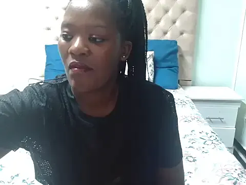 SweetDarkCherry from StripChat is Freechat