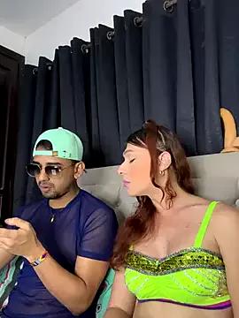 sweethoneytsx from StripChat is Freechat