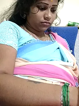 Sweetqueen143 from StripChat