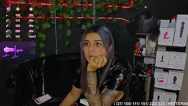 Girls: try live performances with matured performers, from dancing to quirks, in a variety of beautiful sex cams.