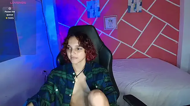 sweety_dreambaby from StripChat is Freechat