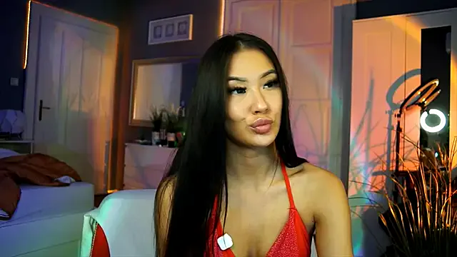 SyrenAsia from StripChat is Freechat