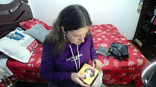 Girls: try live performances with matured performers, from dancing to quirks, in a variety of beautiful sex cams.