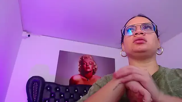 Girls: try live performances with matured performers, from dancing to quirks, in a variety of beautiful sex cams.