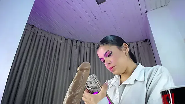 Tamararosses from StripChat is Freechat