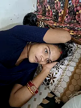 Tamilbhabhi from StripChat is Freechat