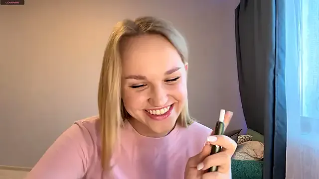 TanekaBoitel from StripChat is Freechat