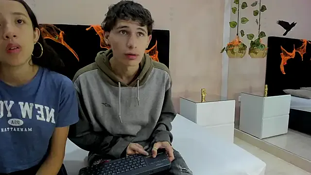 Taylor_and_exidt from StripChat is Freechat