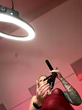 TeaseKitten from StripChat is Freechat