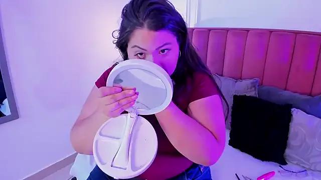 Tessa_Sinclaire from StripChat is Freechat