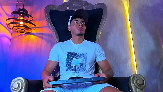 Girls: try live performances with matured performers, from dancing to quirks, in a variety of beautiful sex cams.