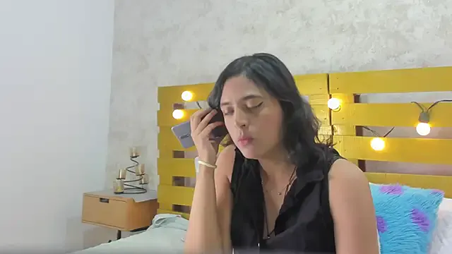 Girls: try live performances with matured performers, from dancing to quirks, in a variety of beautiful sex cams.