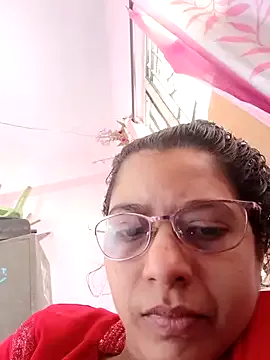 thanusi_2 from StripChat is Freechat