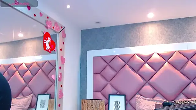 Thegreatonelady from StripChat is Freechat