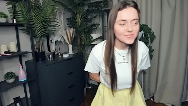 Girls: try live performances with matured performers, from dancing to quirks, in a variety of beautiful sex cams.