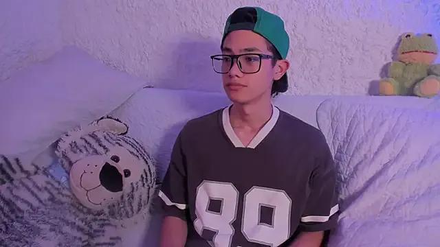 thiago_kinghot from StripChat is Freechat
