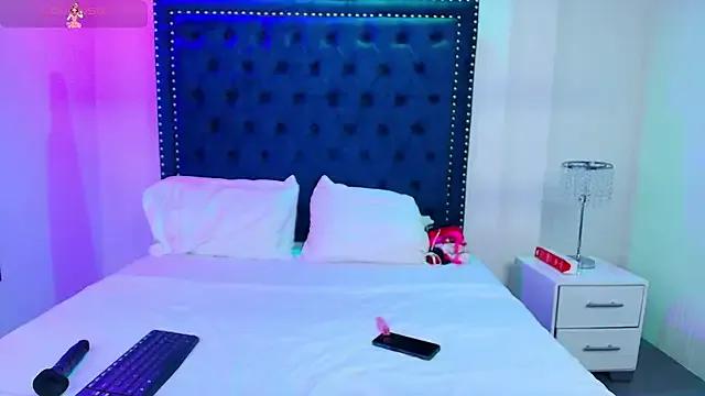 Girls: try live performances with matured performers, from dancing to quirks, in a variety of beautiful sex cams.