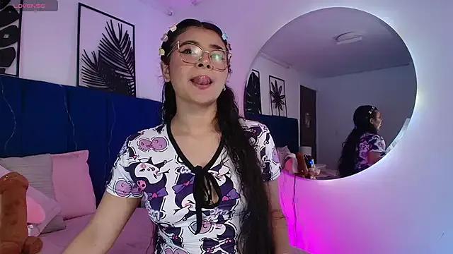 Girls: try live performances with matured performers, from dancing to quirks, in a variety of beautiful sex cams.