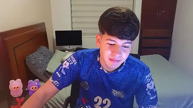 Tightncuteass from StripChat